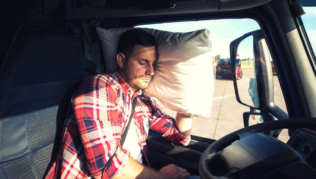 6 Reasons Truckers Have Trouble Sleeping and How To Fix Them