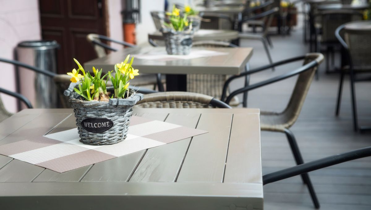 Ways To Spruce Up the Outdoor Patio at Your Restaurant
